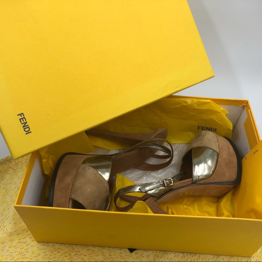 💯AUTH FENDI SUEDE HEELS PLATFORM 7 37 in BOX EUC - Picture 8 of 12